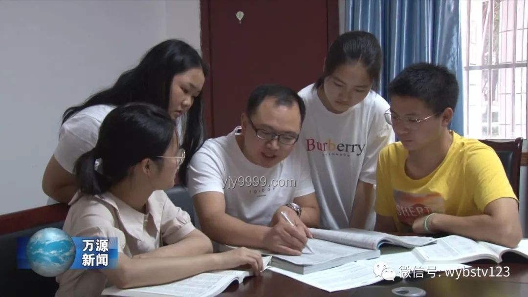 《学生抽象行为发展趋势：探索教育领域的未来动态》