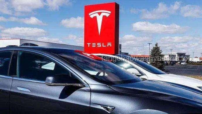 特斯拉风云：特朗普“弃车”背后的创新启示录，跨界思维引领未来